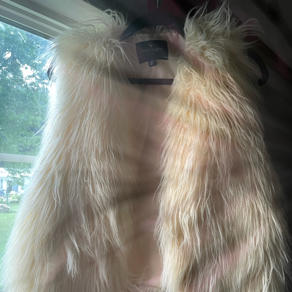 American Eagle Vest, Cream colored, Size M